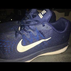 Nike Men’s 13 Zoom Winflo 5like new navy blue